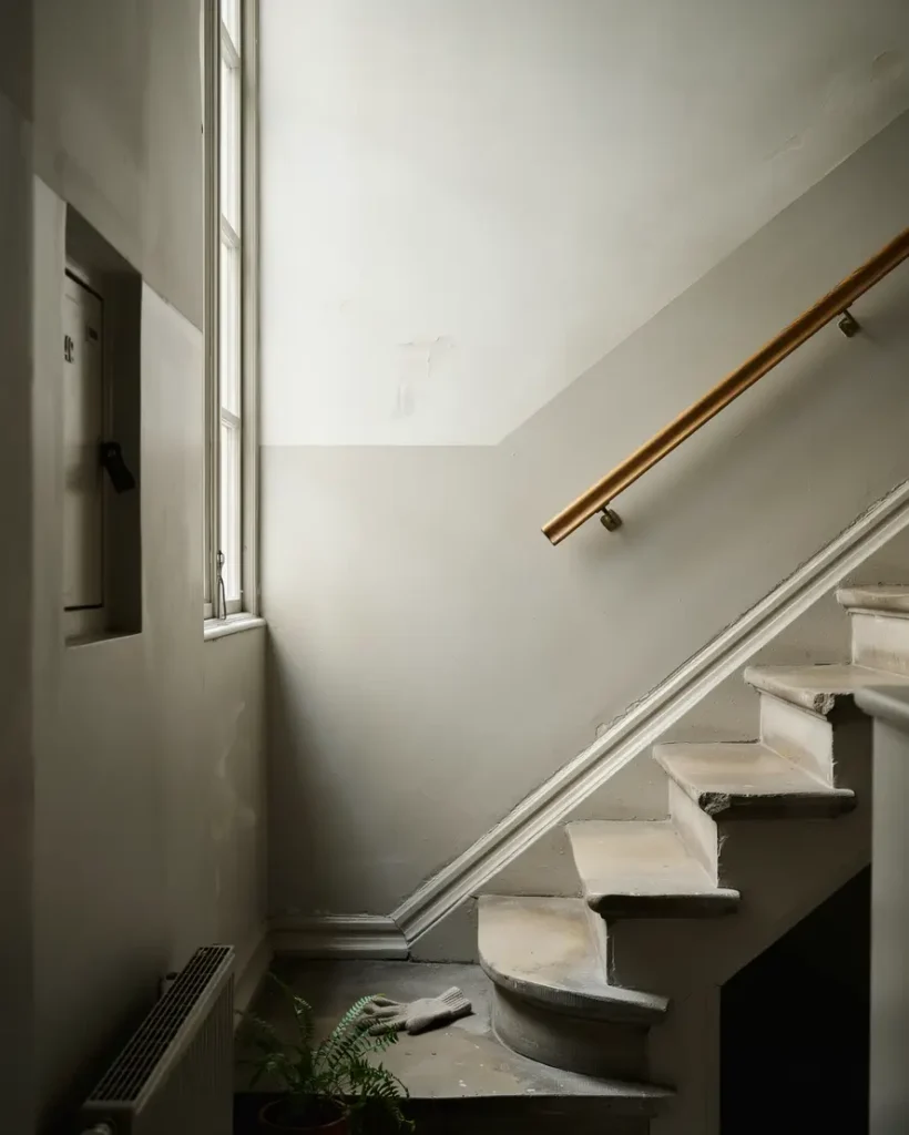 trapphusrenovering och m lning smarta val f r ett v lkomnande och slitstarkt entr utrymme